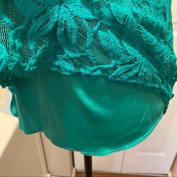 🛑SOLD🛑Adiva Short Sleeve Lace Top Kelly Green - Picture 6 of 8